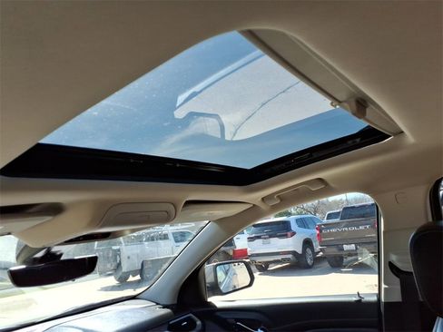 Used 2022 GMC Acadia Denali w/ Denali Ultimate Package image 15