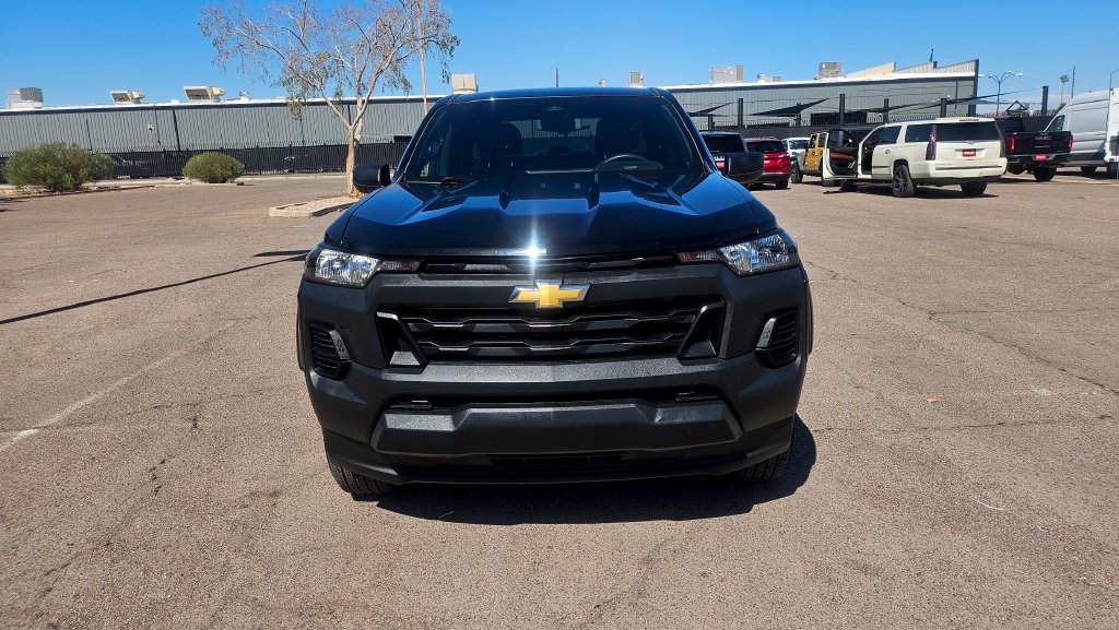 Used 2023 Chevrolet Colorado W/T RWD image 3
