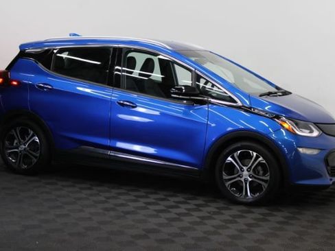 Used 2018 Chevrolet Bolt Premier w/ Driver Confidence II Package FWD image 4