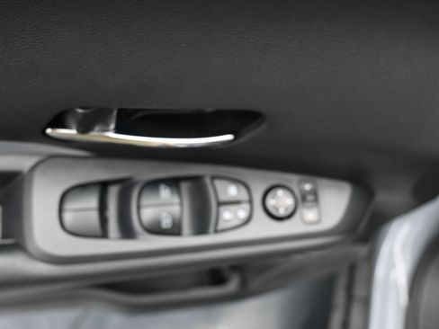 Used 2024 Nissan Kicks SR w/ SR Premium Package FWD image 14