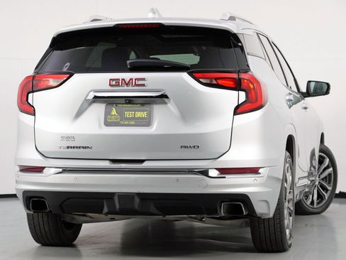 Used 2020 GMC Terrain Denali w/ GMC Pro Grade Package image 4