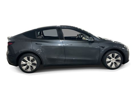 Certified 2023 Tesla Model Y Long Range AWD/4WD image 7