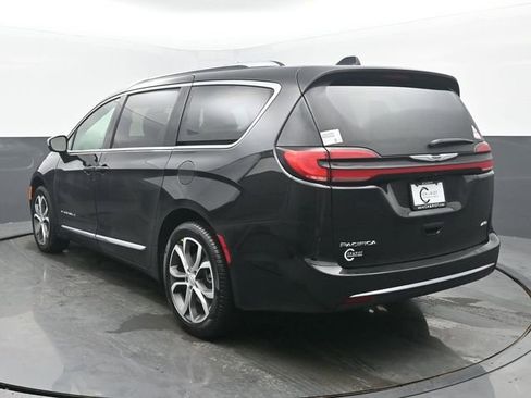 New 2026 Chrysler Pacifica Pinnacle AWD/4WD image 4