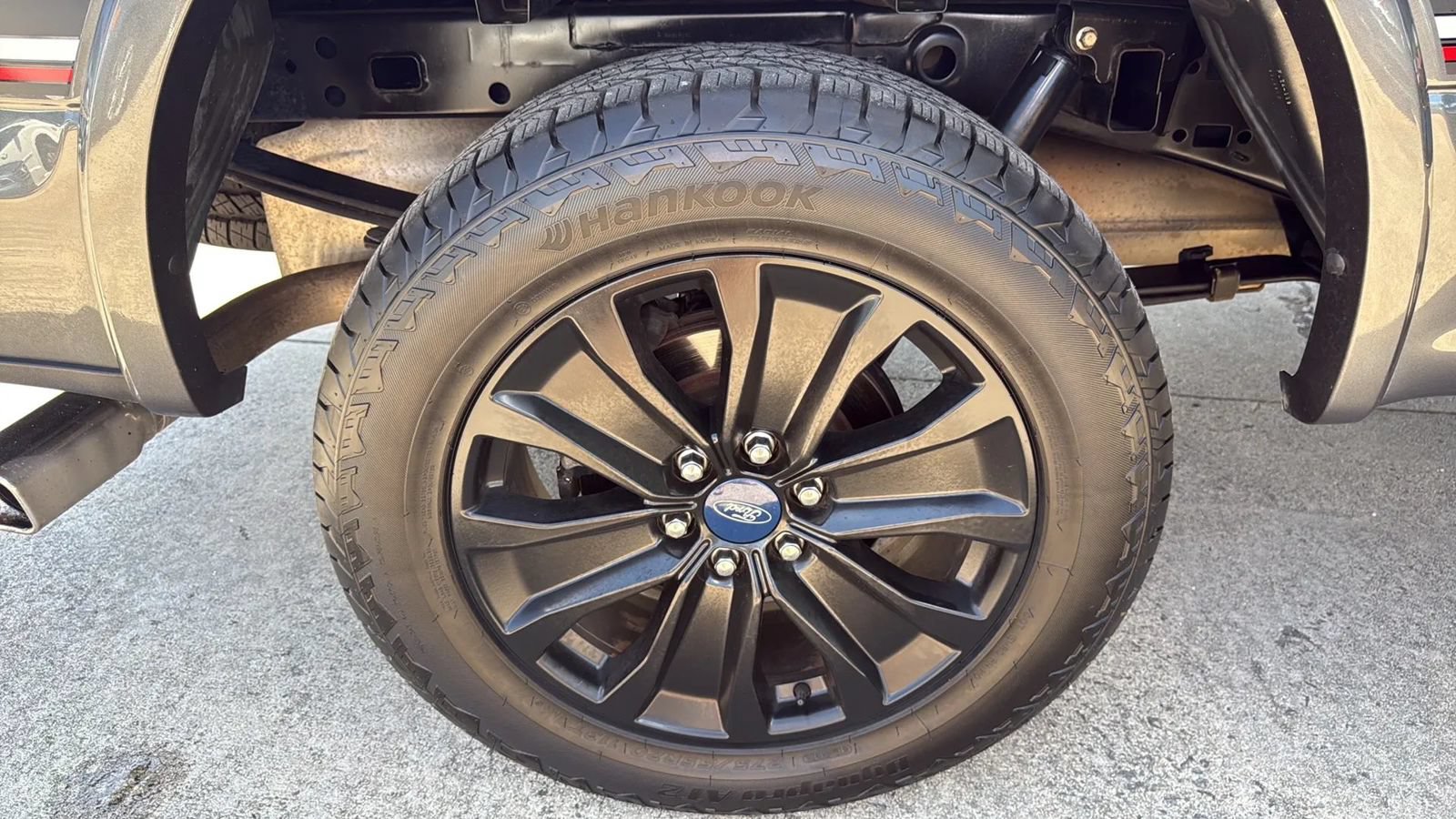 Used 2019 Ford F150 Lariat w/ Equipment Group 502A Luxury AWD/4WD image 27