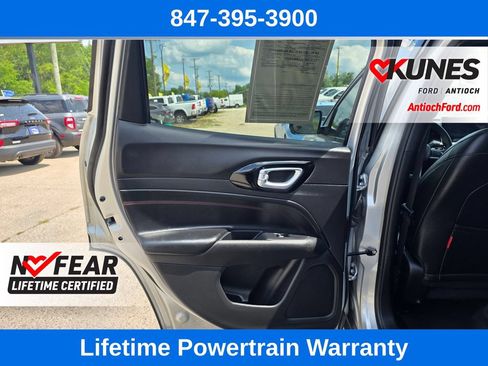Used 2025 Jeep Compass Trailhawk AWD/4WD image 19