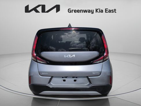 Certified 2023 Kia Soul EX FWD image 7