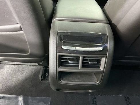 Used 2019 Cadillac XT5 Premium Luxury w/ LPO, Black Ice Package AWD/4WD image 25