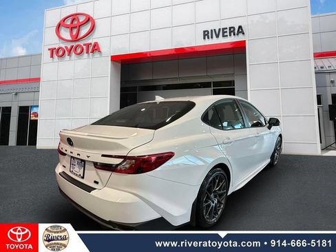 Used 2025 Toyota Camry SE w/ Convenience Package FWD image 6