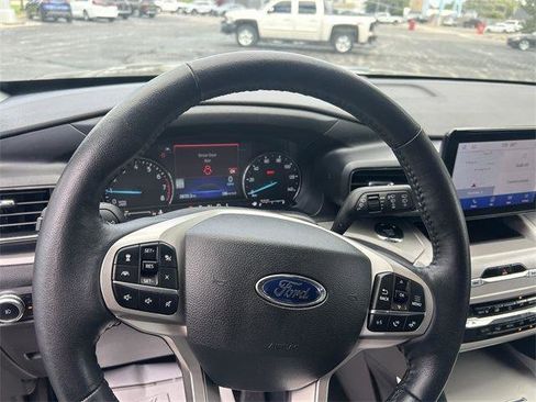 Used 2023 Ford Explorer XLT w/ Equipment Group 202A image 17
