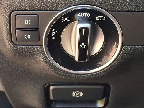 Used 2018 Mercedes-Benz GLA 250 4MATIC image 25