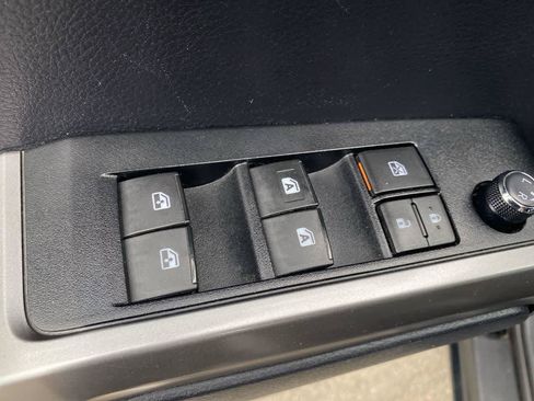 Certified 2018 Toyota Tacoma Limited AWD/4WD image 13