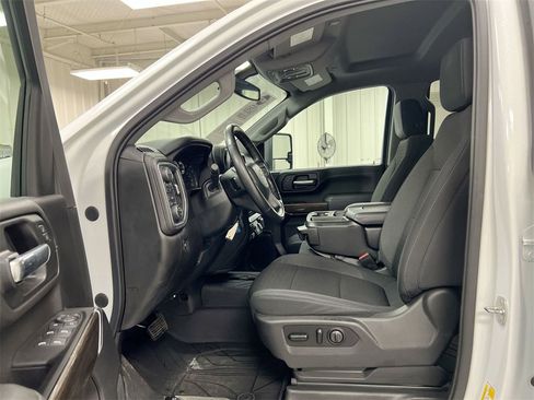 Certified 2021 Chevrolet Silverado 2500 LT w/ Fleet Comfort Package image 18