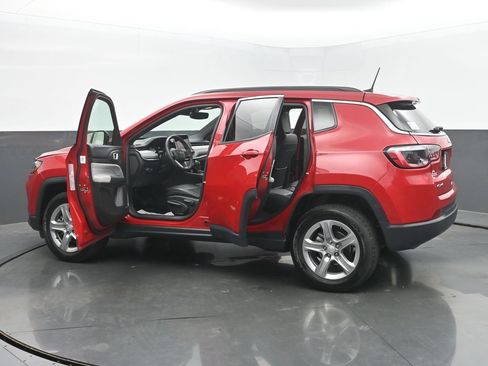 Used 2024 Jeep Compass Latitude AWD/4WD image 54