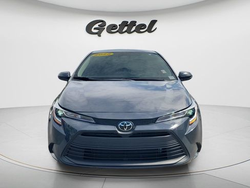Used 2025 Toyota Corolla LE FWD image 2