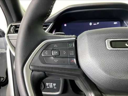 Used 2023 Jeep Grand Cherokee L Laredo image 27