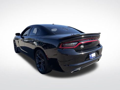 Used 2021 Dodge Charger SXT w/ Blacktop Package image 4
