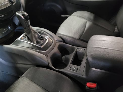 Used 2020 Nissan Rogue S w/ Special Edition Package FWD image 26