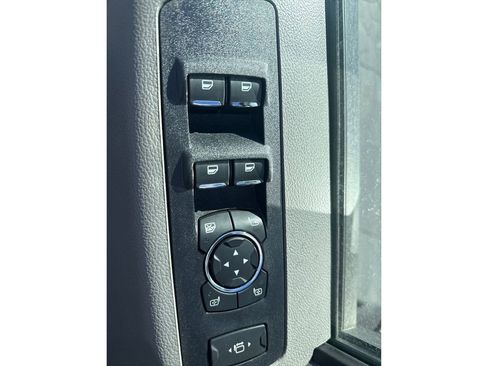 Used 2022 Ford F350 XLT w/ XLT Premium Package AWD/4WD image 32