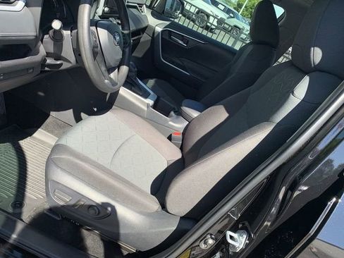 Used 2025 Toyota RAV4 XLE w/ Convenience Package FWD image 18