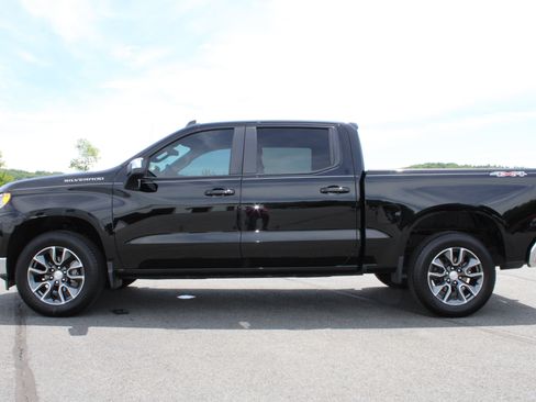 Used 2023 Chevrolet Silverado 1500 LT AWD/4WD image 13