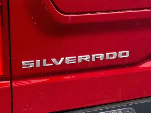 Used 2024 Chevrolet Silverado 1500 High Country w/ Z71 Off-Road Package AWD/4WD image 10