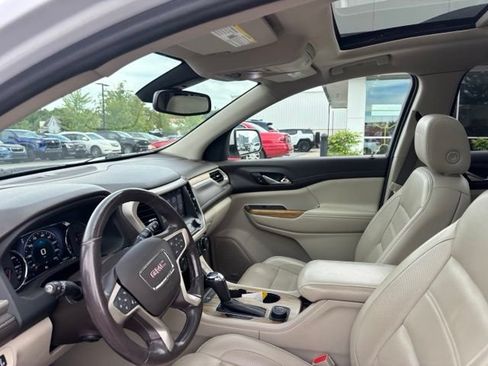 Used 2019 GMC Acadia Denali w/ Technology Package AWD/4WD image 11