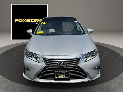 Used 2016 Lexus ES 350 w/ Luxury Package w/Wood Trim FWD image 2