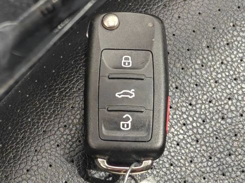 Used 2017 Volkswagen Jetta SE FWD image 11