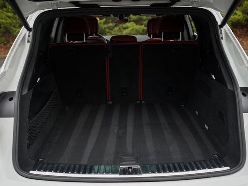 Used 2021 Porsche Cayenne S image 37