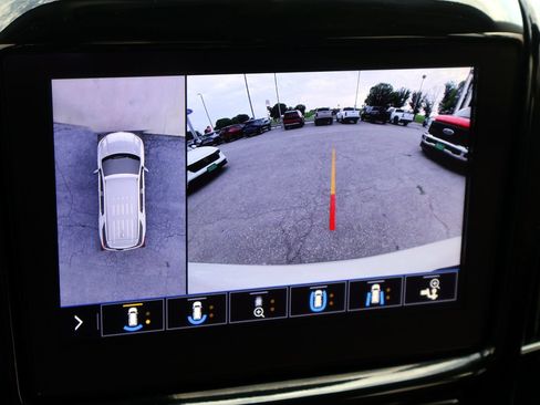 Used 2021 Chevrolet Traverse High Country FWD image 23