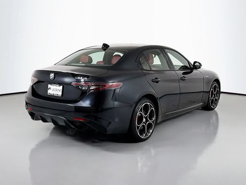 Used 2025 Alfa Romeo Giulia AWD w/ Veloce Package AWD image 4