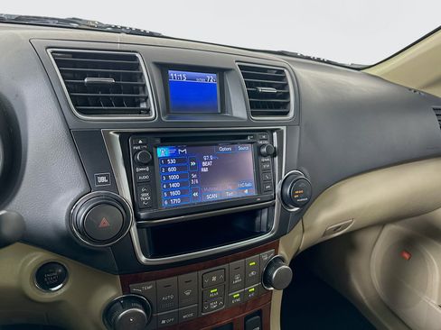 Used 2013 Toyota Highlander Limited image 19
