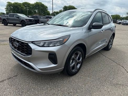 Used 2023 Ford Escape ST-Line w/ Tech Pack #1 AWD/4WD image 2