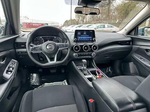 Used 2024 Nissan Sentra SV image 10