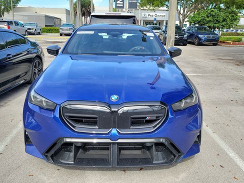 Used 2025 BMW M5 w/ Carbon Package AWD/4WD image 2