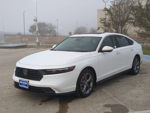 Used 2024 Honda Accord EX image 8