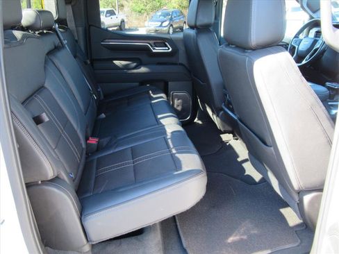 Used 2022 Chevrolet Silverado 1500 High Country image 32