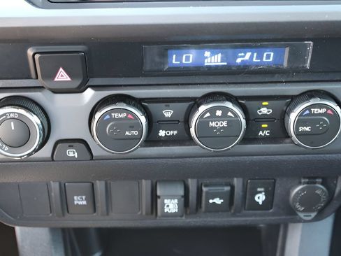 Used 2023 Toyota Tacoma TRD Sport AWD/4WD image 16