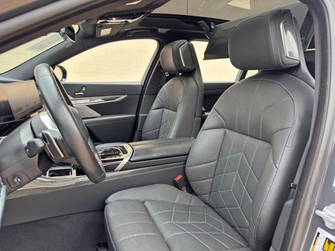 Used 2024 BMW i7 eDrive50 w/ M Sport Package RWD image 54