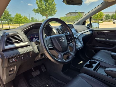 Used 2023 Honda Odyssey EX-L image 2
