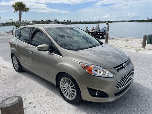 Used 2015 Ford C-MAX Energi SEL w/ Equipment Group 302A FWD image 38