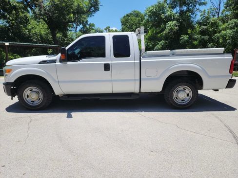 Used 2015 Ford F250 XL w/ Power Equipment Group RWD image 4