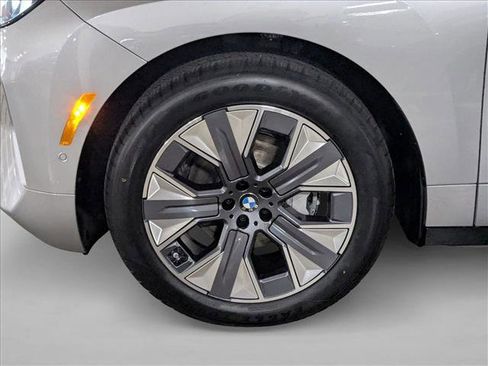 Used 2026 BMW iX xDrive45 AWD/4WD image 10