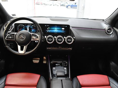 Used 2021 Mercedes-Benz GLA 250 4MATIC w/ AMG Line Exterior image 30