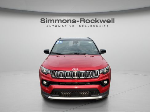 Used 2025 Jeep Compass Limited AWD/4WD image 8