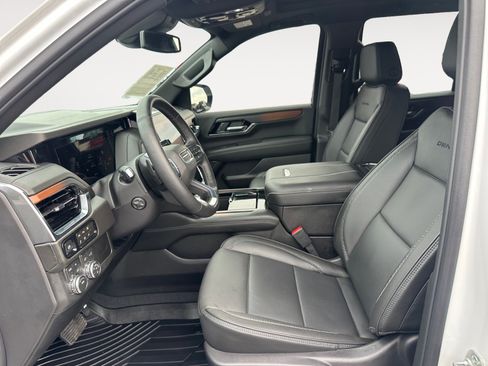 Used 2026 GMC Yukon Denali w/ Sun & Power Step Package AWD/4WD image 23