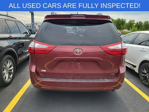 Used 2018 Toyota Sienna LE FWD image 3