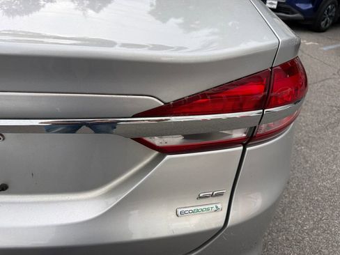 Used 2017 Ford Fusion SE w/ Fusion SE Technology Package FWD image 29