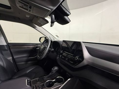 Used 2022 Toyota Highlander Platinum AWD/4WD image 30