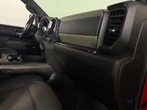 Used 2025 Chevrolet Silverado 2500 ZR2 w/ Technology Package AWD/4WD image 32